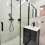 Sophie 3 Rooms, 2 Bathrooms, 8 Persons Krakow