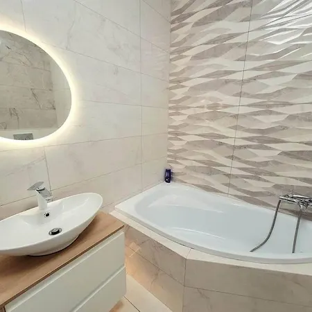 Sophie 3 Rooms, 2 Bathrooms, 8 Persons Daire Krakow