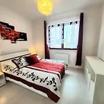 Sophie 3 Rooms, 2 Bathrooms, 8 Persons Krakow